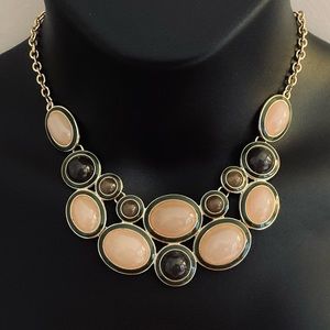 18”-20.5” Peach/olive green statement necklace